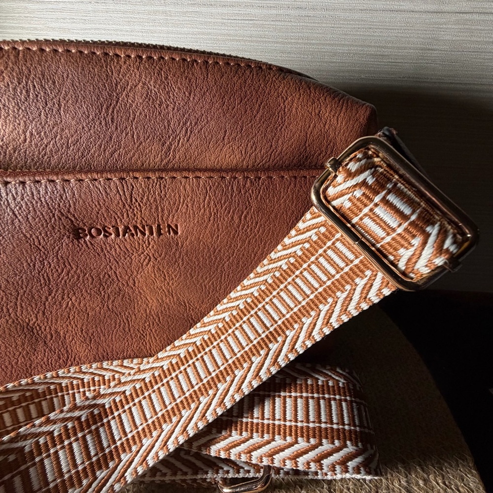 Bostanian Tan Crossbody Bag with Geometric Strap like new used once - Picture 8 of 15
